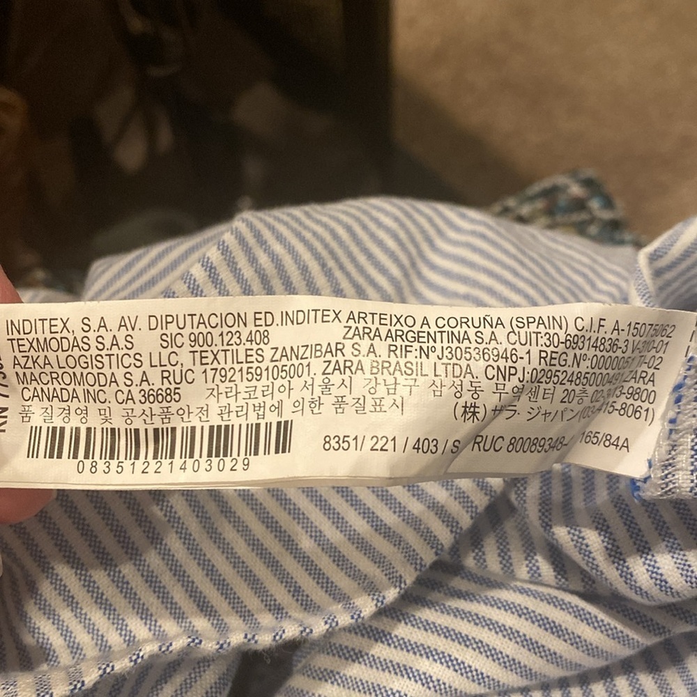 Small Zara Basic collection blouse - Picture 4 of 4